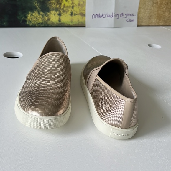 Vince textured gold fabric 10M(40) slip on flats - Picture 9 of 16